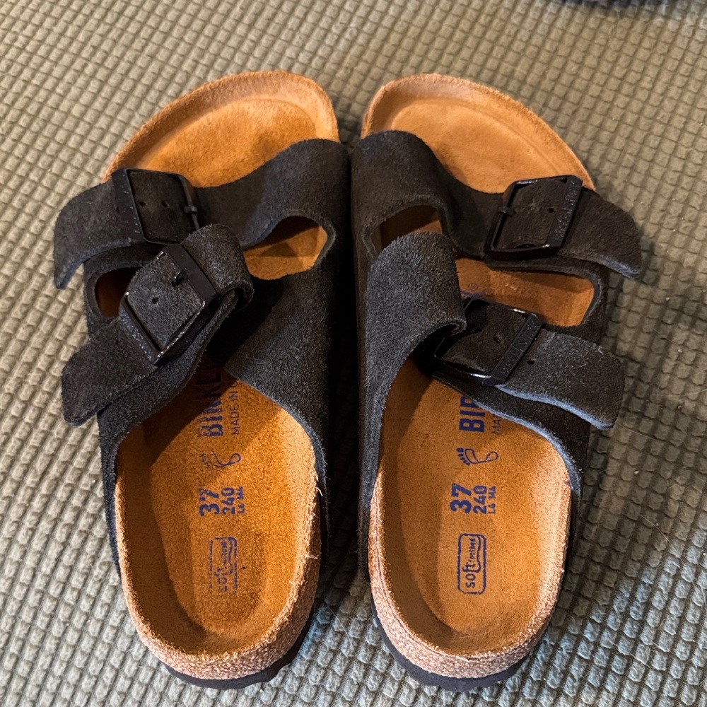 Suede Birkenstock Arizona
